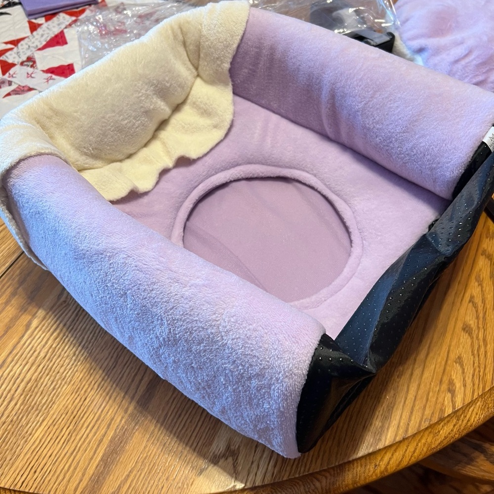 Cupcake Comfort Plush Pet Bed - 16 1/2” Diameter - Lavender 🧁NWT! - Picture 3 of 16